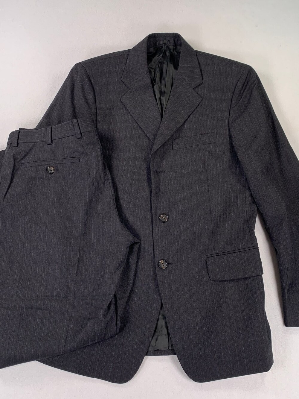 Prada Milano Charcoal Pinstripe Wool 2-Piece Suit Jacket Pants Size 48R Italy